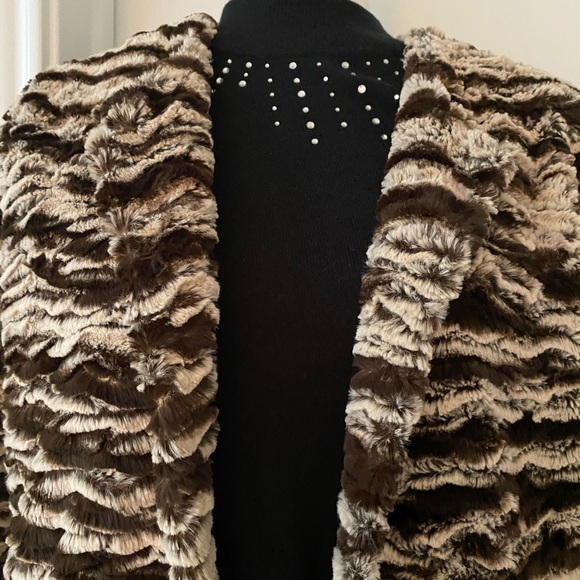 Pre-owned Adrienne Landau Faux Fur Brown Coat/Jacket, size M - Picture 3 of 15